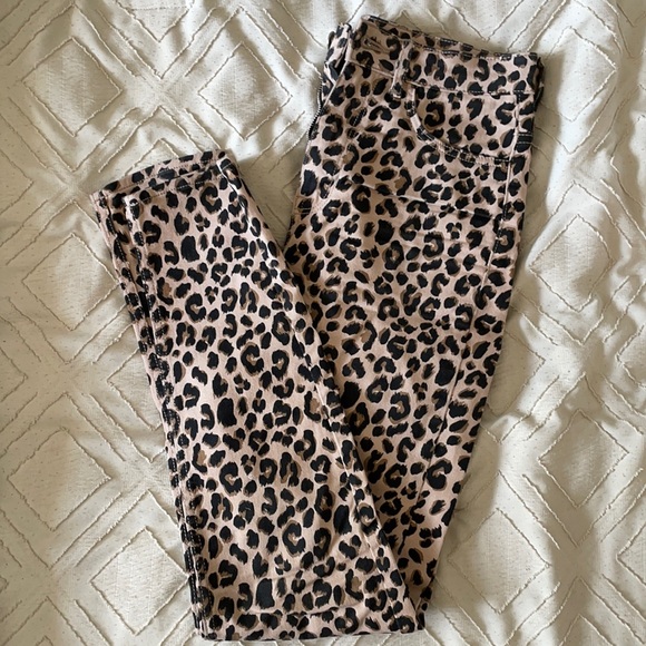 H&M Denim - H&M Cheetah print high-waisted skinny jeans 🐆